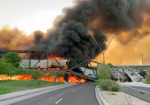 Tren descarrila y se incendia en Arizona