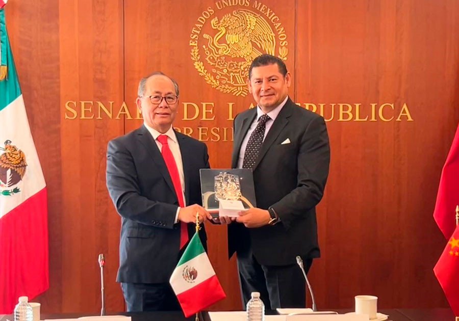 Alejandro Armenta trabaja en las relaciones diplomáticas de México con el mundo