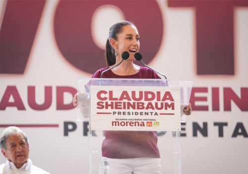 Sheinbaum anuncia proyectos de transporte p&uacute;blico, abastecimiento de agua y seguridad en Texcoco
