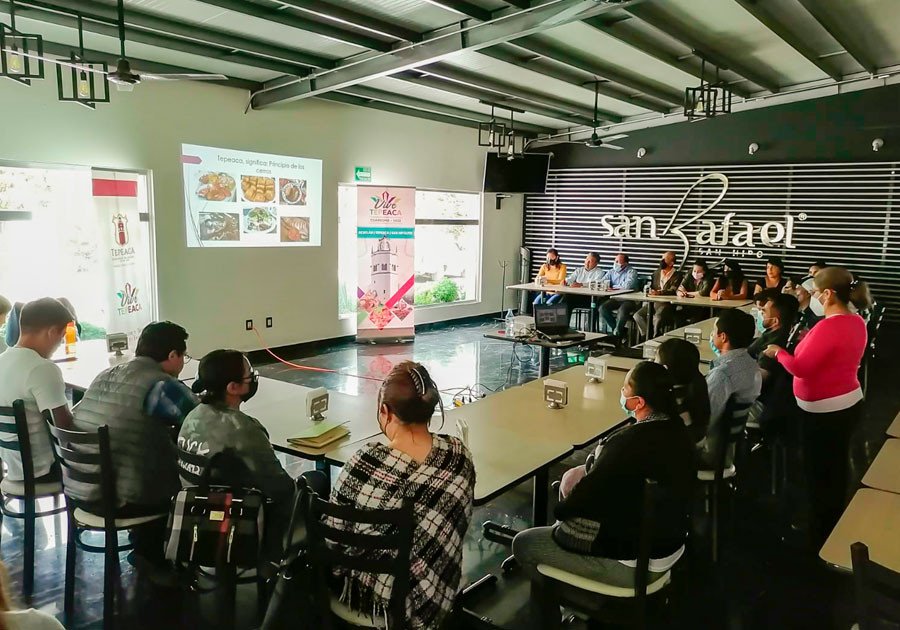 Capacita Turismo a prestadores de servicios de seis municipios