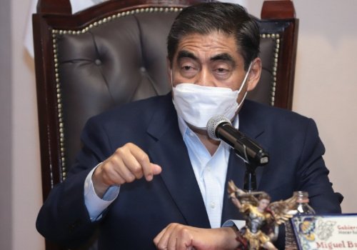 Ley obliga al ayuntamiento a quitar espectaculares: Barbosa