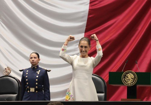 Hoy llegamos las mujeres a conducir los destinos de nuestra hermosa naci&oacute;n: Claudia Sheinbaum