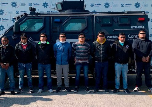 Polic&iacute;a municipal detiene a ocho por robo a un domicilio en Xonacatepec