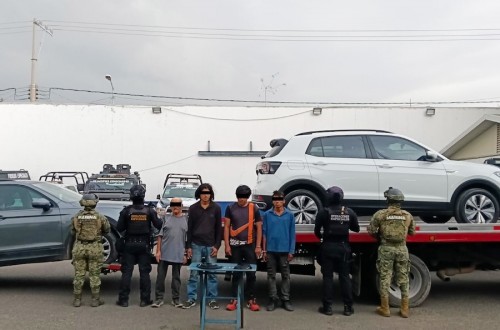 En acci&oacute;n contra el robo de veh&iacute;culo, fueron detenidos cuatro hombres