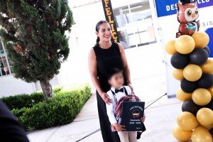 Lupita Cuautle acompaña a estudiantes de San Andrés Cholula en la culminación de su ciclo escolar