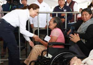 Ampl&iacute;a SEDIF beneficios a personas vulnerables de Xicotepec