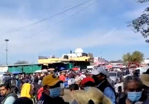 Se enfrentan locatarios de Central de Abasto y 28 de Octubre