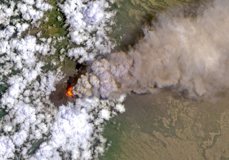 Captan desde el espacio actividad del Popocatépetl