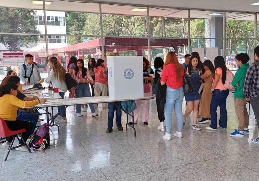 Claudia Sheinbaum arrasa en Simulacro Electoral Universitario 2024