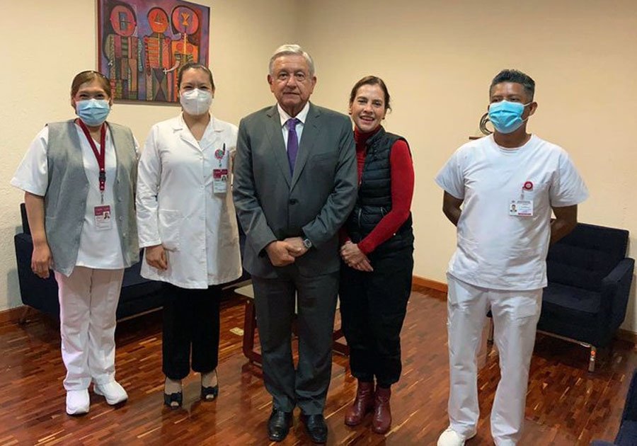 AMLO se vacuna contra la influenza