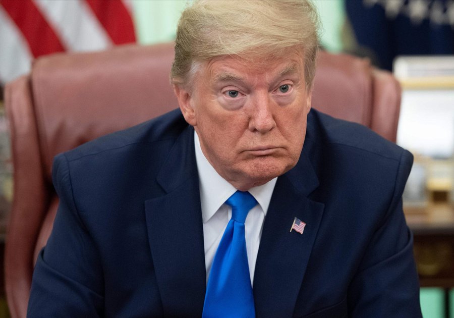 Trump, a cuarentena tras contagio de colaboradora