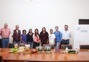 Acerca SDR a productoras de nopal a empresa