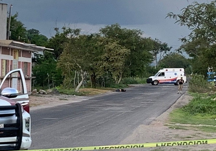 Localizan hombre sin vida sobre carretera Izúcar - Epatlán