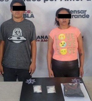 Detienen a dos personas con 40 dosis de presunto cristal en Tehuacán