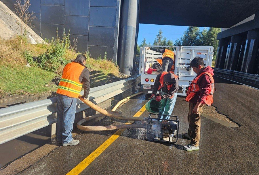 Infraestructura repara drenaje pluvial en Perif&eacute;rico Ecol&oacute;gico
