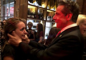 Gobernador de Nueva York en problemas por denuncias de acoso