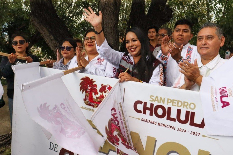Con diálogo y cercanía, Tonantzin Fernández cumple una petición histórica en Santiago Momoxpan