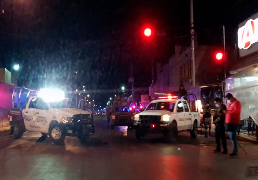 Catean locales en la 46, el Morelos y la Unión, buscan armas, drogas, vehículos