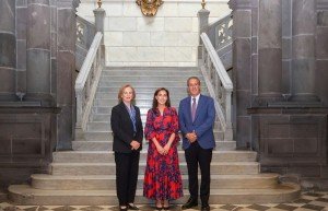 Entregan Pepe Chedraui y MariElise Budib donativo a Cruz Roja por colecta anual