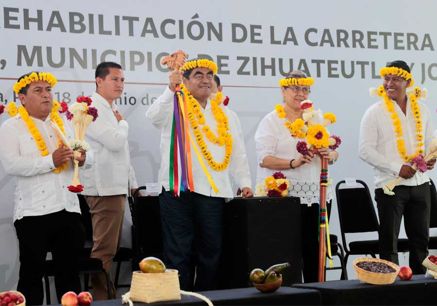 Inaugura MBH Carretera La Uni&oacute;n- Patla- Chicontla; acredita el desarrollo equitativo de Puebla