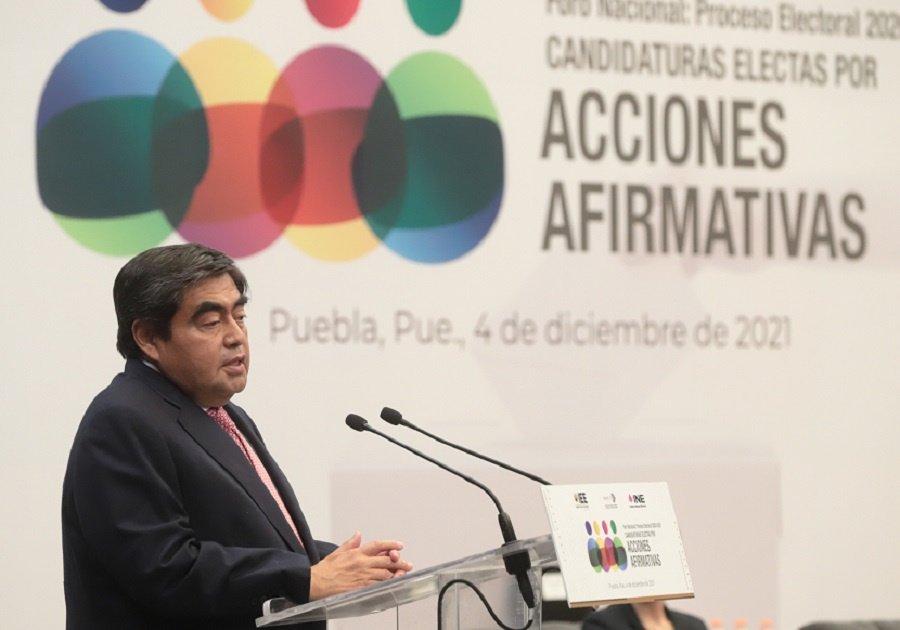 Miguel Barbosa Huerta