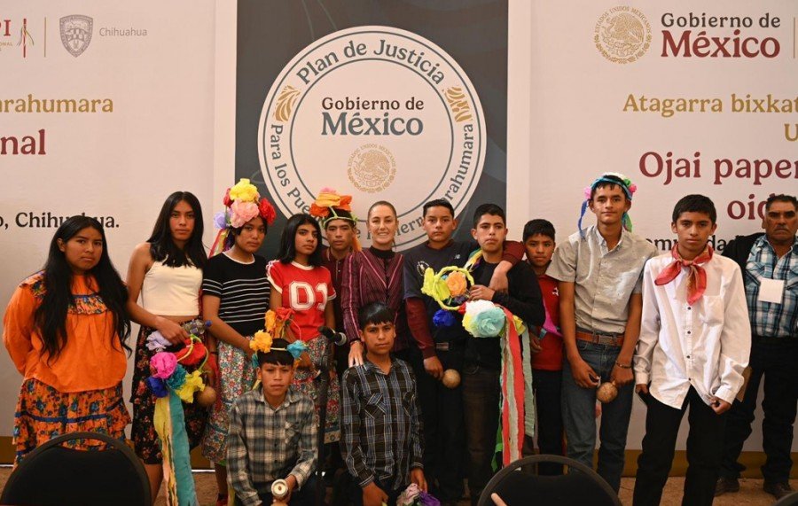 Sheinbaum inaugura Centro Libre para Mujeres y firma restituci&oacute;n de tierras en Chihuahua