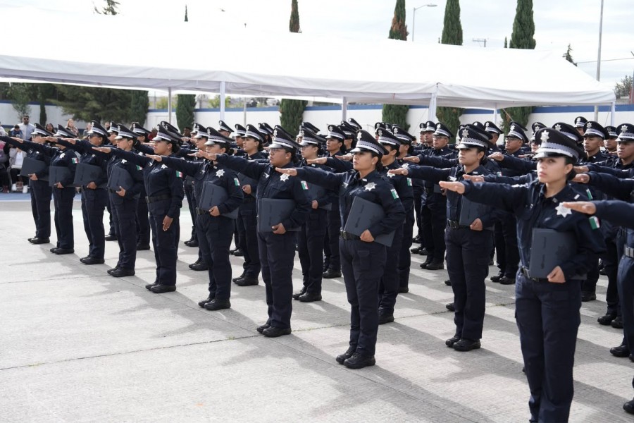 Realiza Gobierno de Pepe Chedraui graduación cadetes de la Academia de Formación y Profesionalización Policial