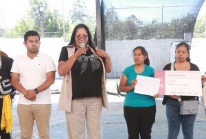 Impulsa diputada  Gabriela Chumacero el desarrollo con apoyos comunitarios