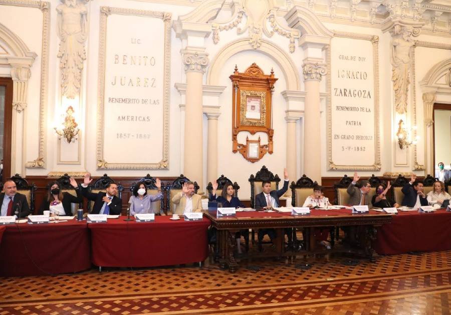 Aprueban multas contra negocios que obstruyan vía pública