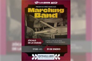 El Z&oacute;calo de Puebla vibra con la presentaci&oacute;n de Caballeros CEUA Marching Band