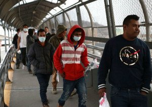 SRE rechaza restaurar programa de EU ‘Quédate en México’