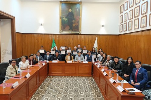 Entrega Tonantzin Fern&aacute;ndez reconocimientos al m&eacute;rito a personal sindicalizado