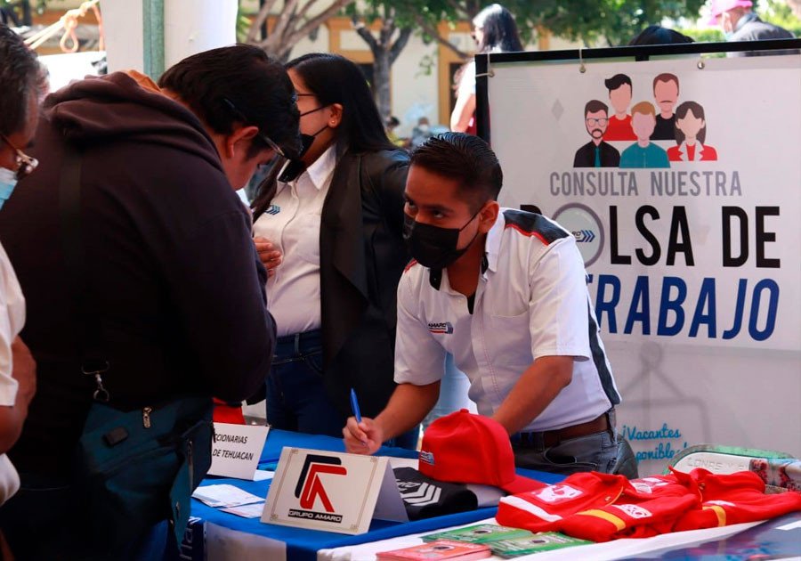 Lleva Secretaría de Trabajo Feria de Empleo a Cuautlancingo
