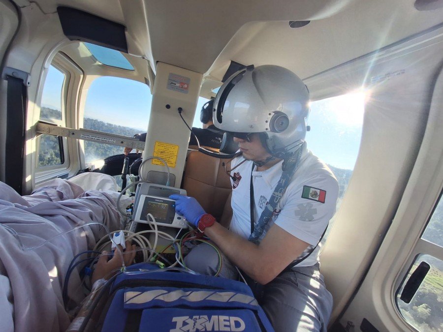 Paciente embarazada de Huauchinango es atendida oportunamente con traslado m&eacute;dico a&eacute;reo
