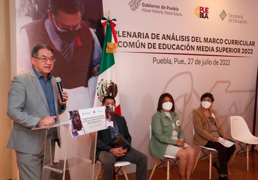 Reflexionan y analizan académicos planes de estudios del nivel medio superior: SEP