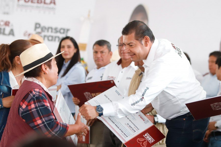 Gobierno de Puebla entrega 9.2 mdp en apoyos para obra comunitaria