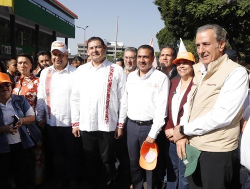 Pepe Chedraui participa en ceremonia cívica por el Día Internacional del Trabajo