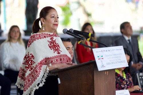 Historia se escribe con nombre de mujer, asegura Laura Artemisa al recordar a la Corregidora