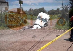 En Xalmimilulco, un socavón se tragó una pipa de Gas LP