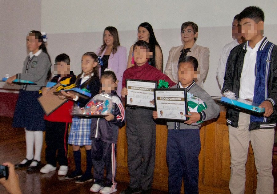 Premia gobierno estatal a participantes de concurso de video contra trabajo infantil