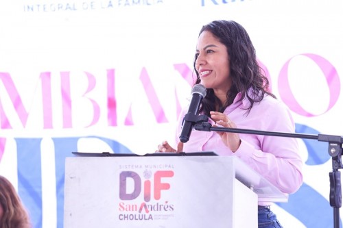 Lupita Cuautle entrega insumos m&eacute;dicos y de higiene con el programa &ldquo;Cambiando Vidas&rdquo;