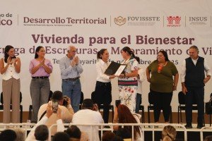 Presidenta Claudia Sheinbaum entrega 510 escrituras y constancias de reducción en Tepic, Nayarit: “Se está haciendo por Justicia”