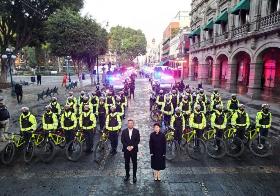 Entrega Ad&aacute;n Dom&iacute;nguez 69 veh&iacute;culos a Polic&iacute;a Municipal de Puebla