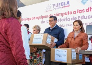 Con entrega de equipo de cómputo, Sergio Salomón renueva el servicio público