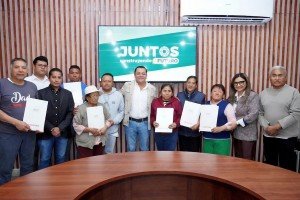 El gobierno de Juan Manuel Alonso y el INSU entregaron escrituras a familias texmeluquenses