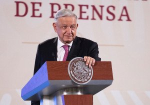 No hay preferencia por nadie en el proceso para elegir candidato presidencial: AMLO