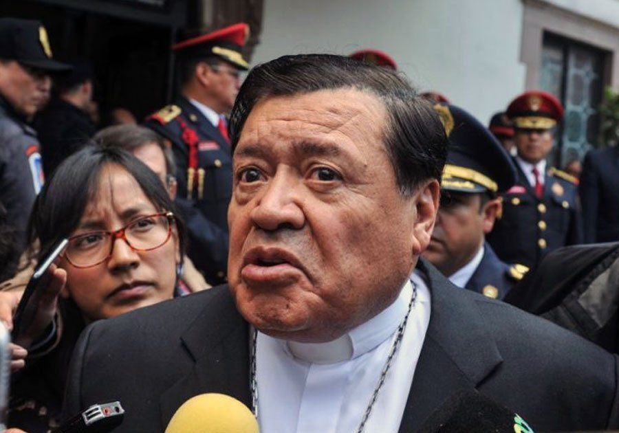 Cardenal intubado; Arquidiócesis se desmarca