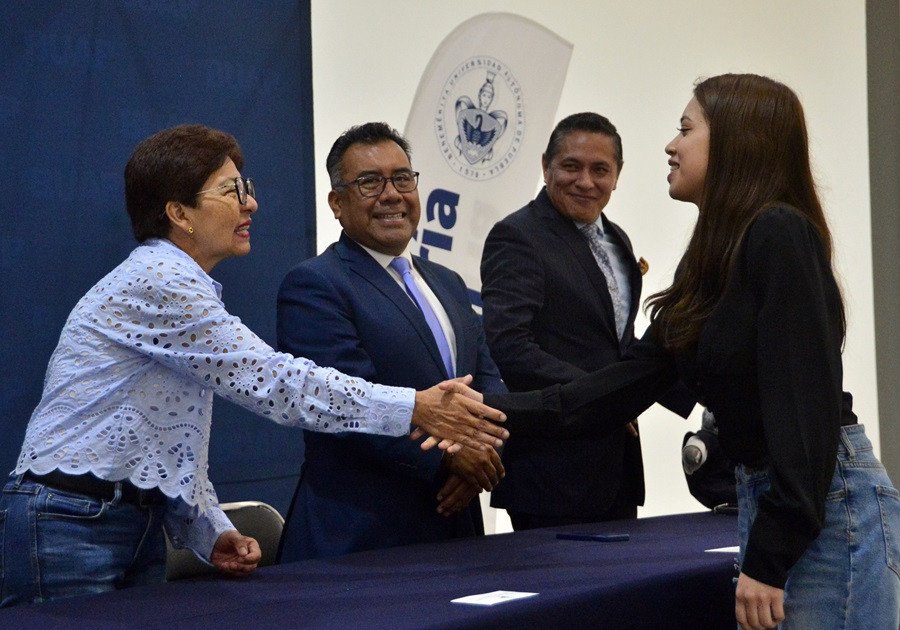 Se entregan becas BBVA “Chavos que inspiran” y “Chavos con discapacidad que inspiran”