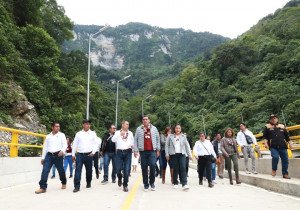 Inaugura Sergio Salom&oacute;n puente vehicular en Tepatl&aacute;n; requiri&oacute; inversi&oacute;n de 38.7 mdp
