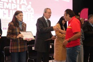 Inaugura Pepe Chedraui primera feria de Empleo Incluyente 2025